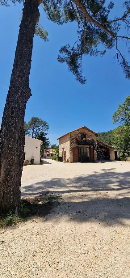 索列斯蓬 Castel De Fies酒店